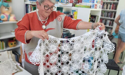 pani prezentuję własnoręcznie wykonany obrus